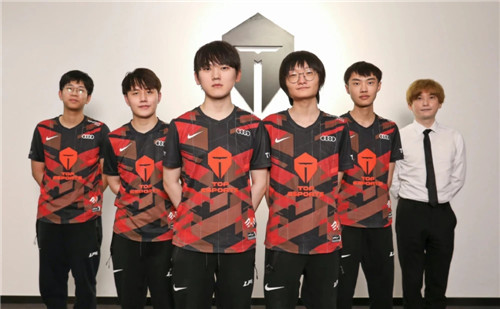 的绿茵场上 的绿茵场上